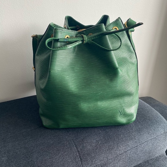 🔴SOLD on VC🔴 Louis Vuitton Petit Noé shoulder bag epi leather - Picture 1 of 14